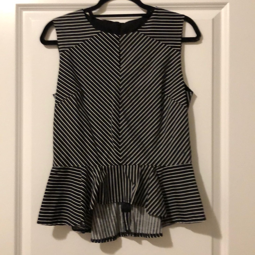 Black & white short sleeve top
